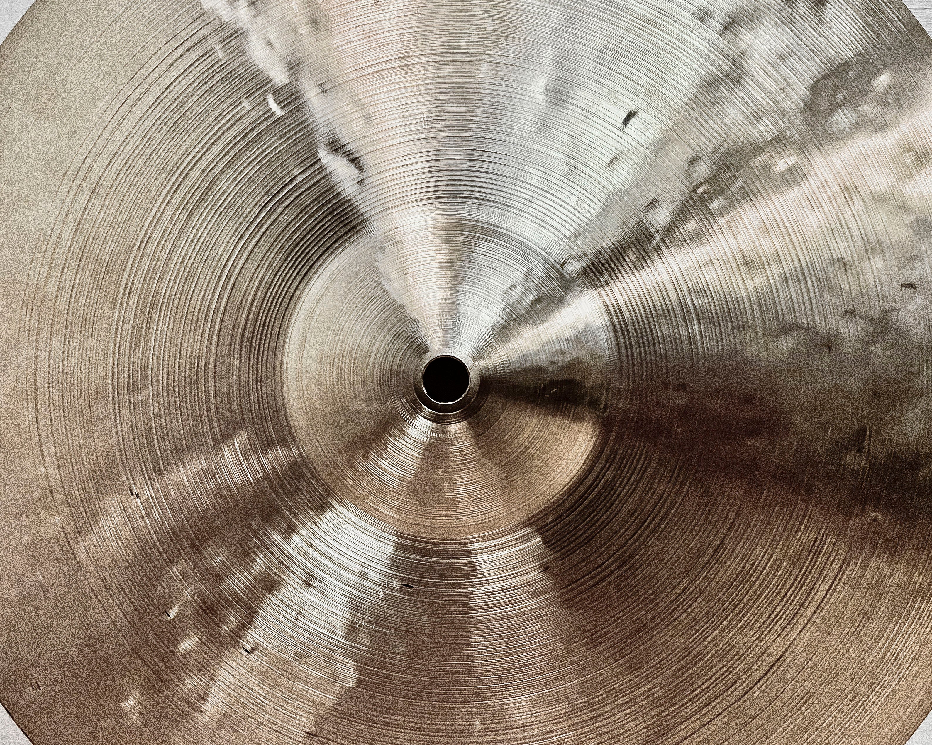 14" Hi-hats, 923 (mpb) / 1023 (mpb) grams, B20