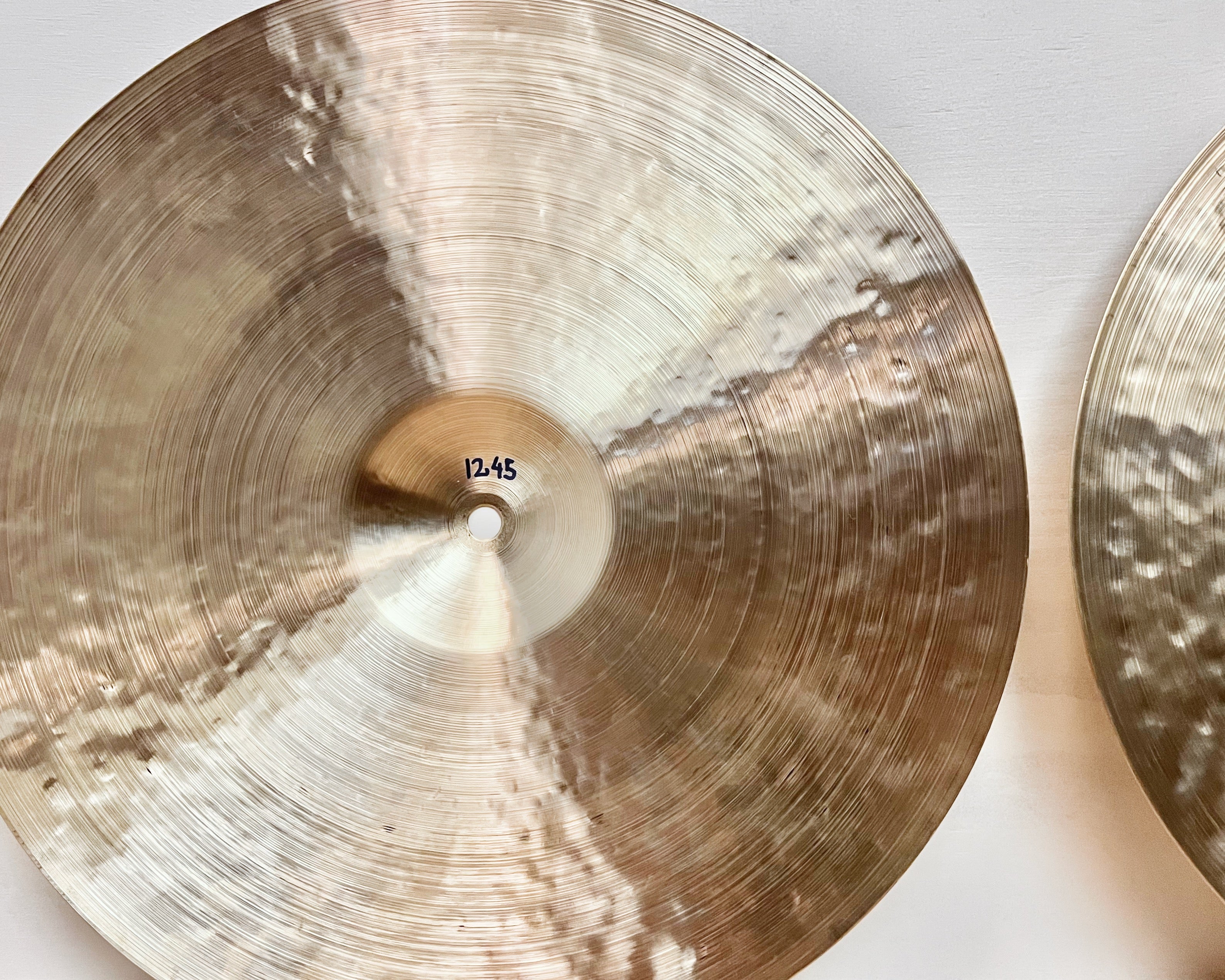15” Hi-hats, 912 (mpb) / 1245 (mpb) grams, B20