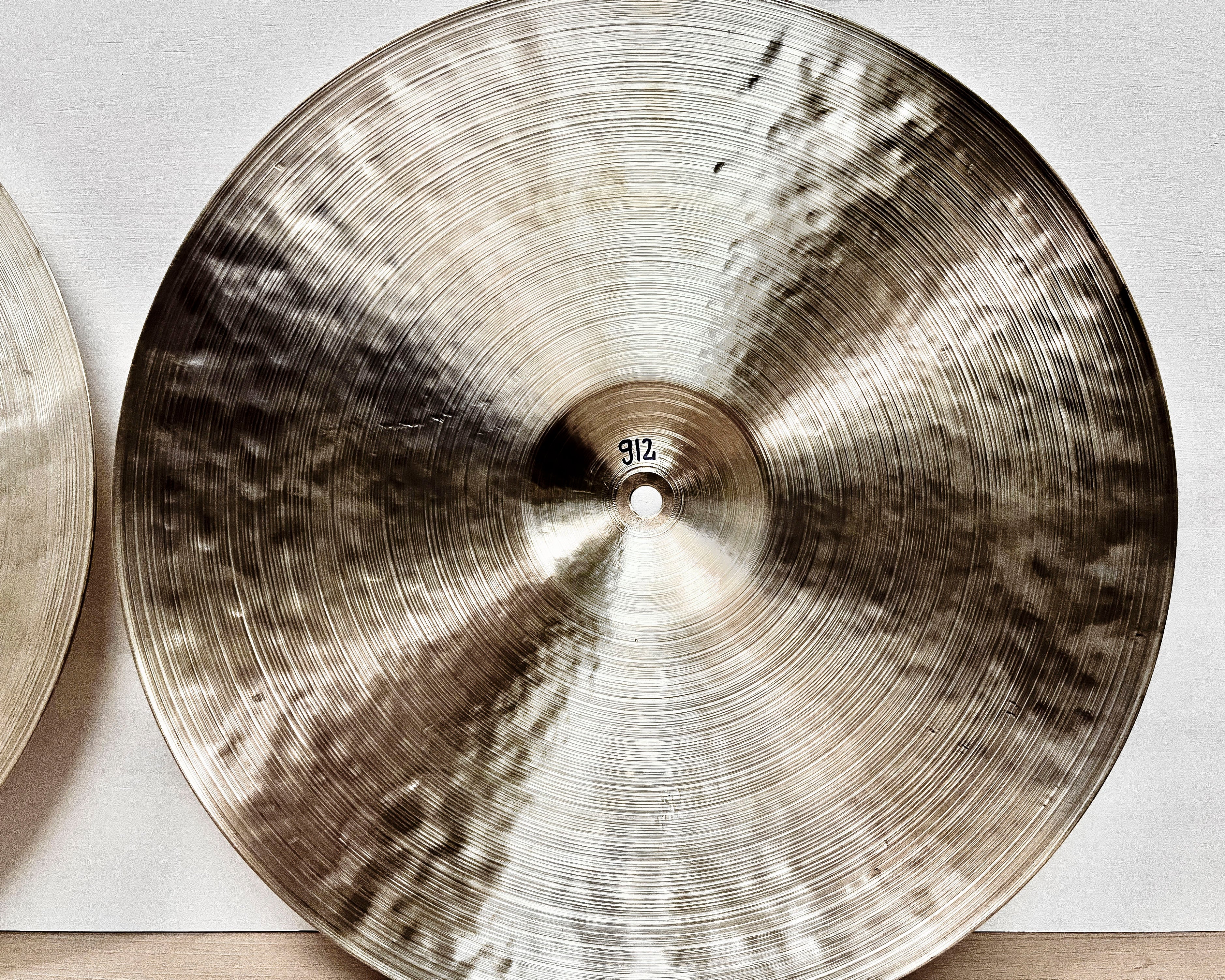 15” Hi-hats, 912 (mpb) / 1245 (mpb) grams, B20