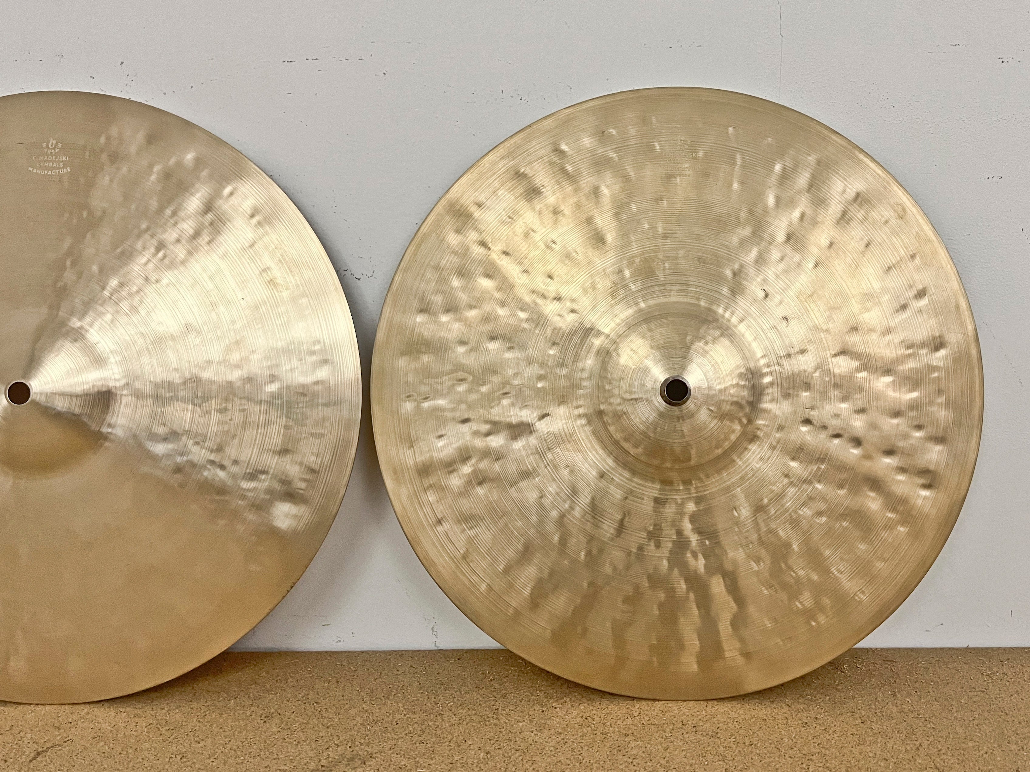 14" Hi-hats, 1004 / 1054 grams, B20