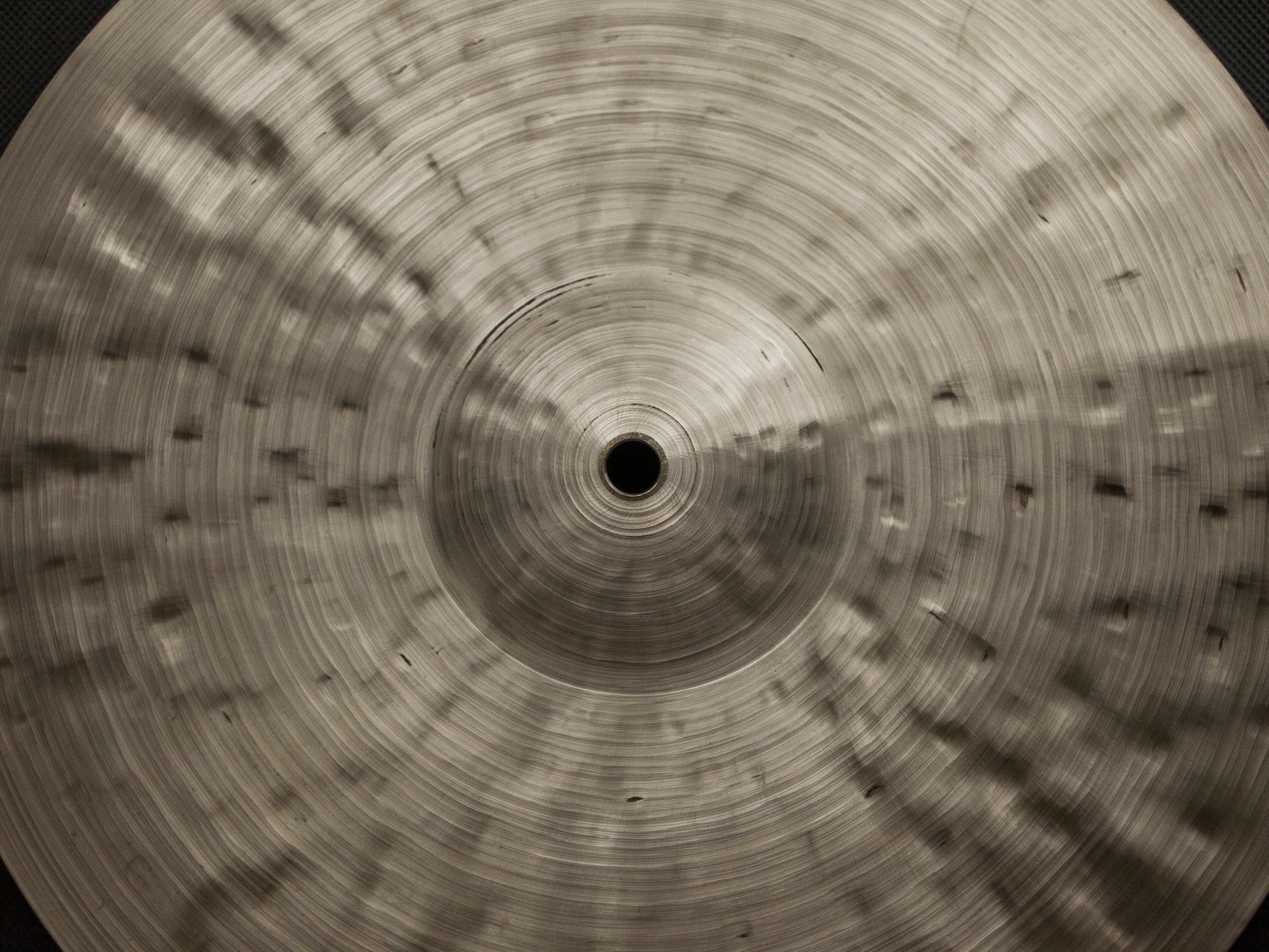 14" Hi-hats, 987 / 941 grams, B20