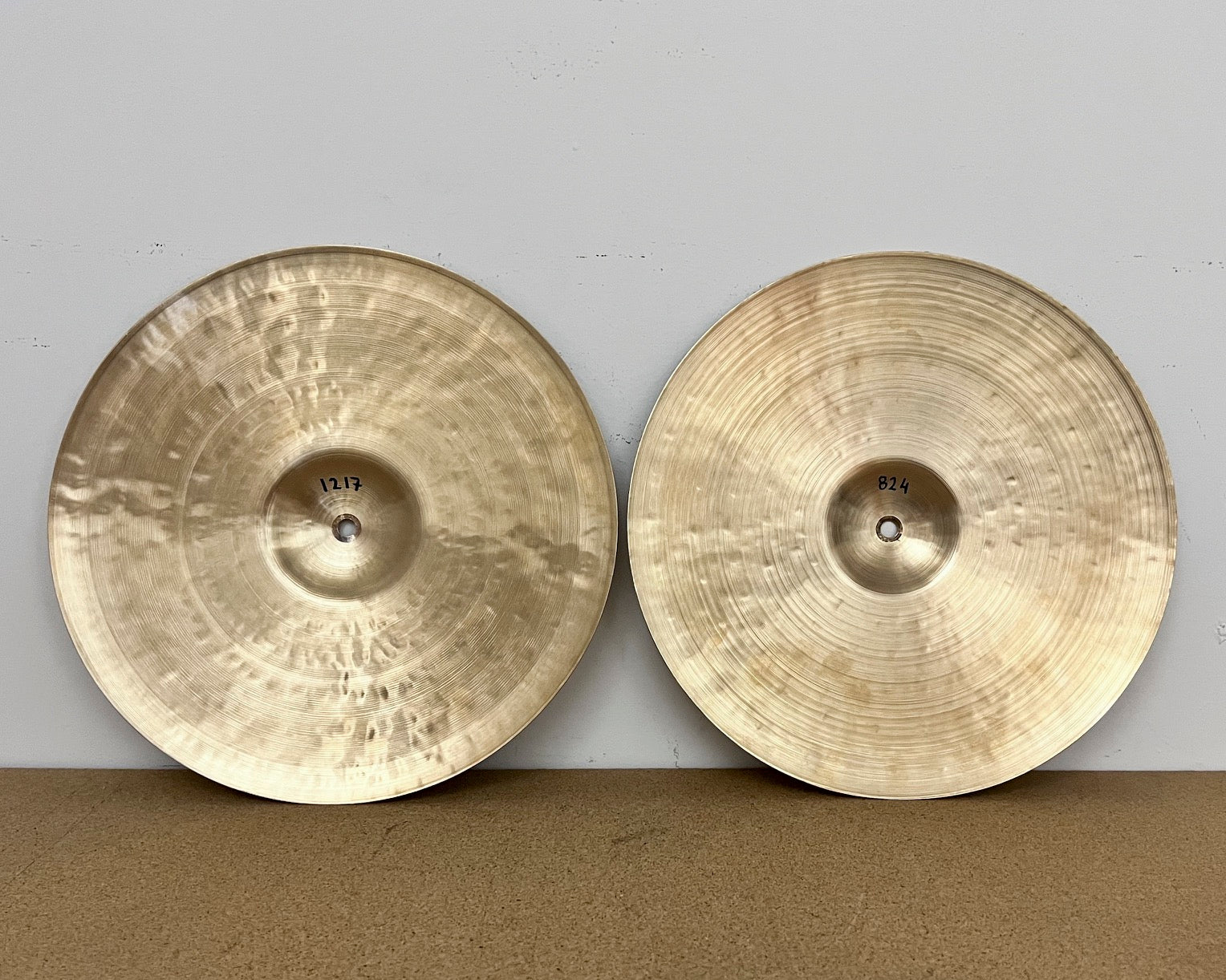 15" Hi-hats, 824 / 1217 grams, B20