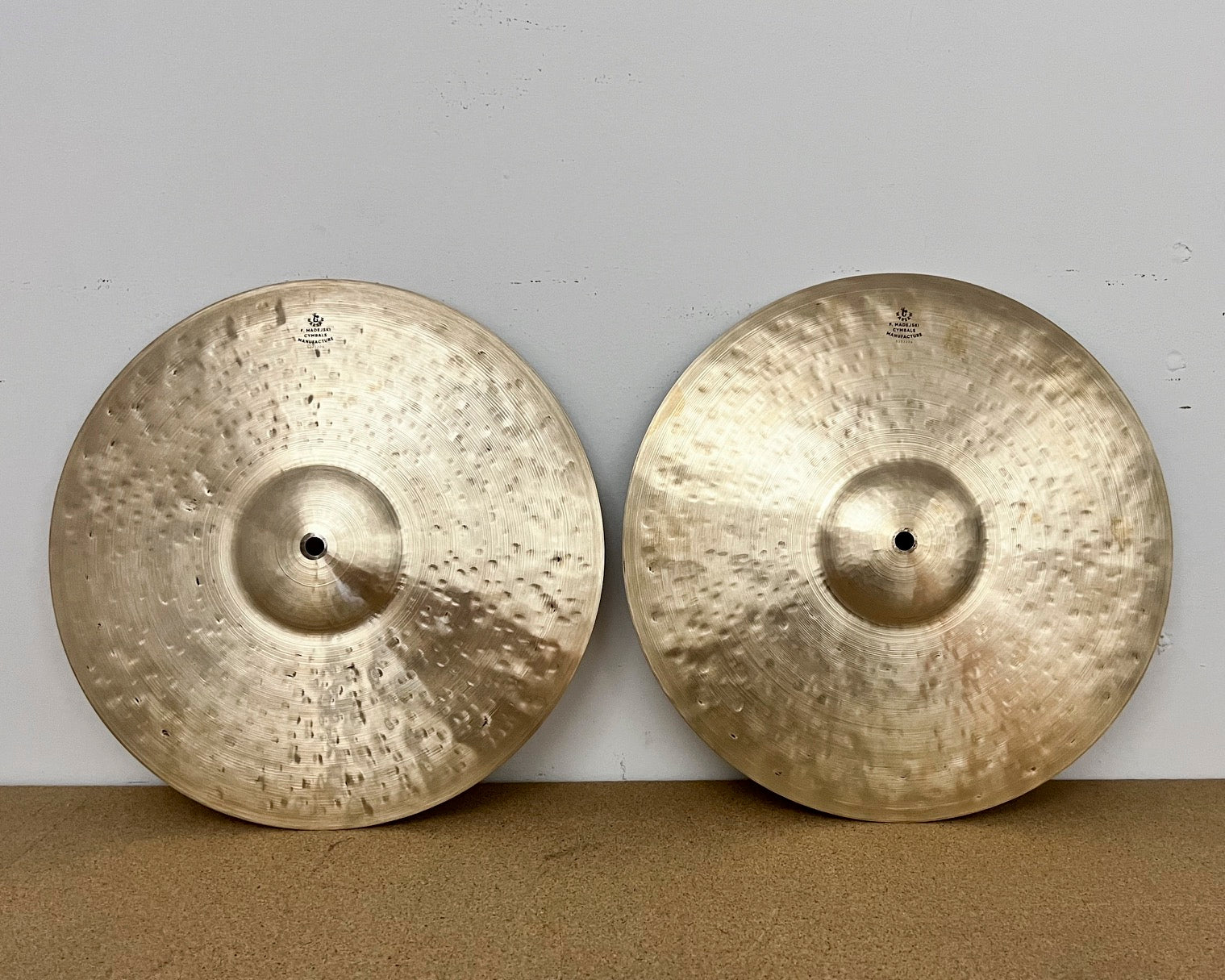 15" Hi-hats, 896 / 967 grams, B20