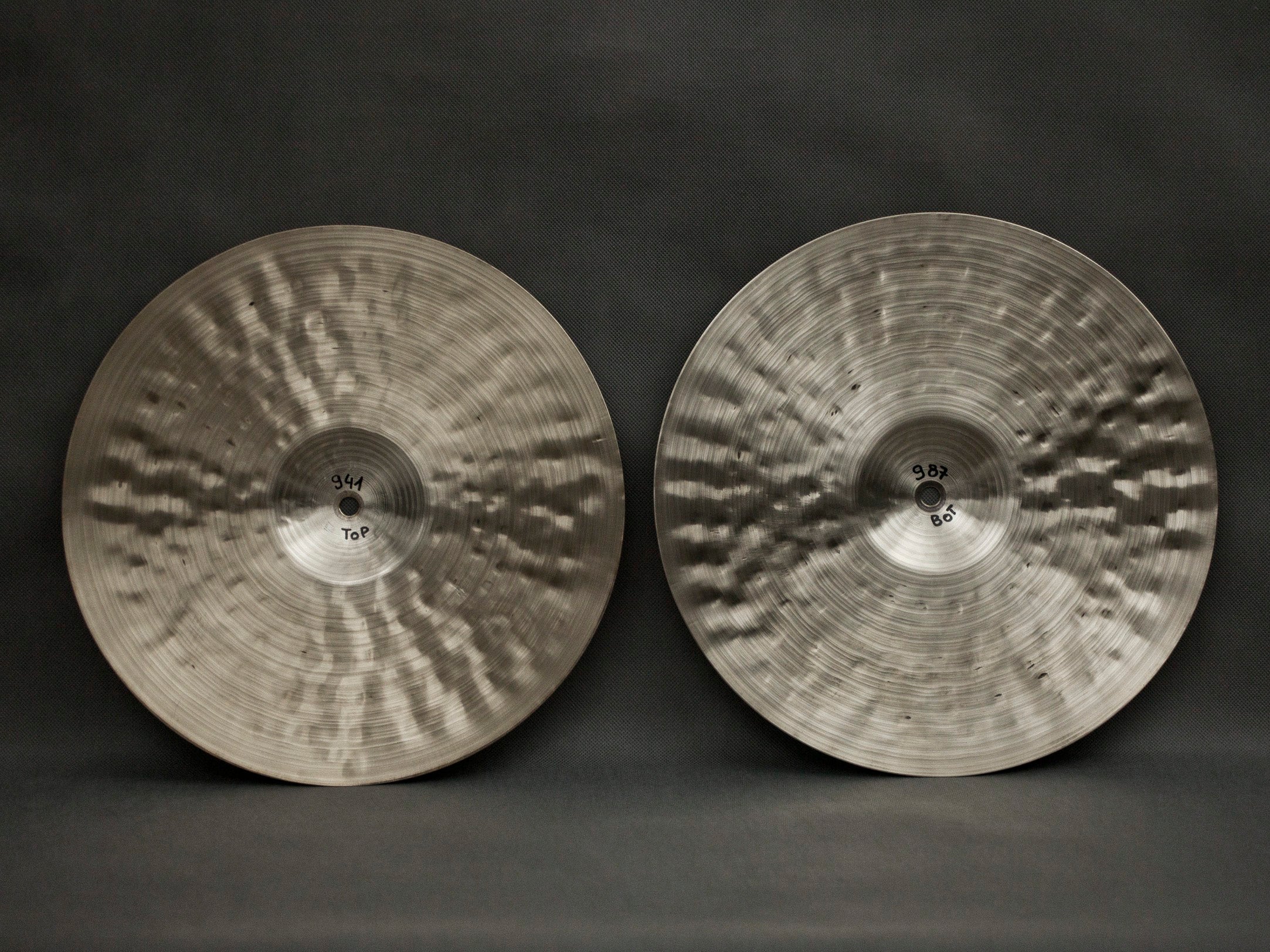 14" Hi-hats, 987 / 941 grams, B20