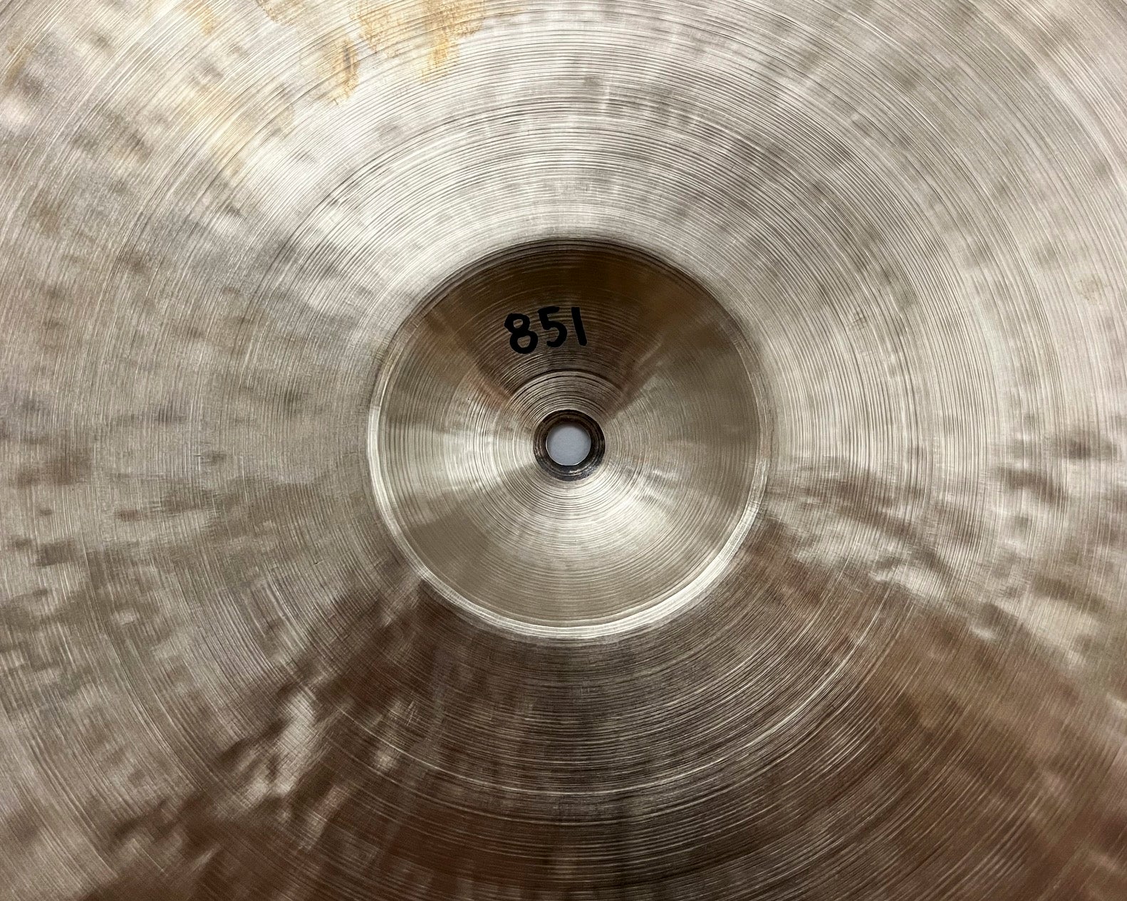 15" Hi-hats, 851 / 1004 grams, B20