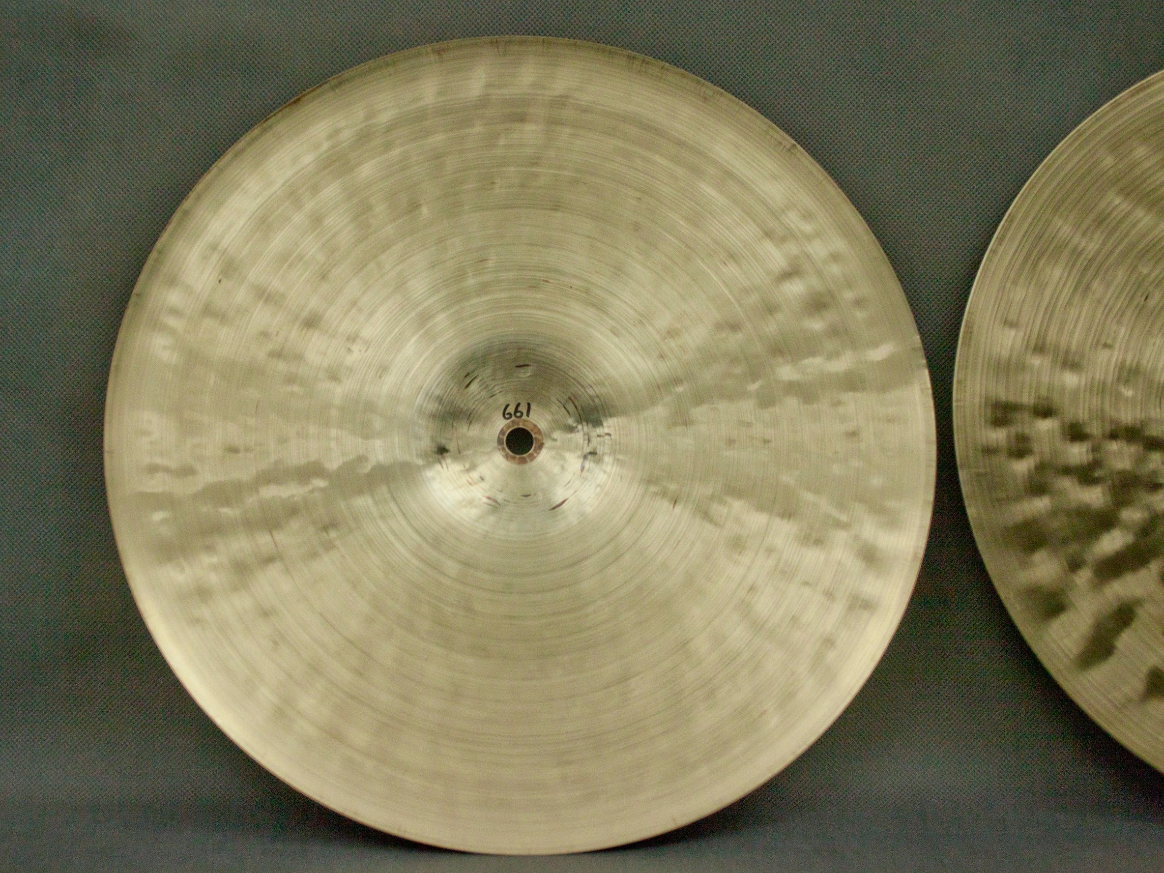 14" Hi-hats, 661 / 1172 grams, B20