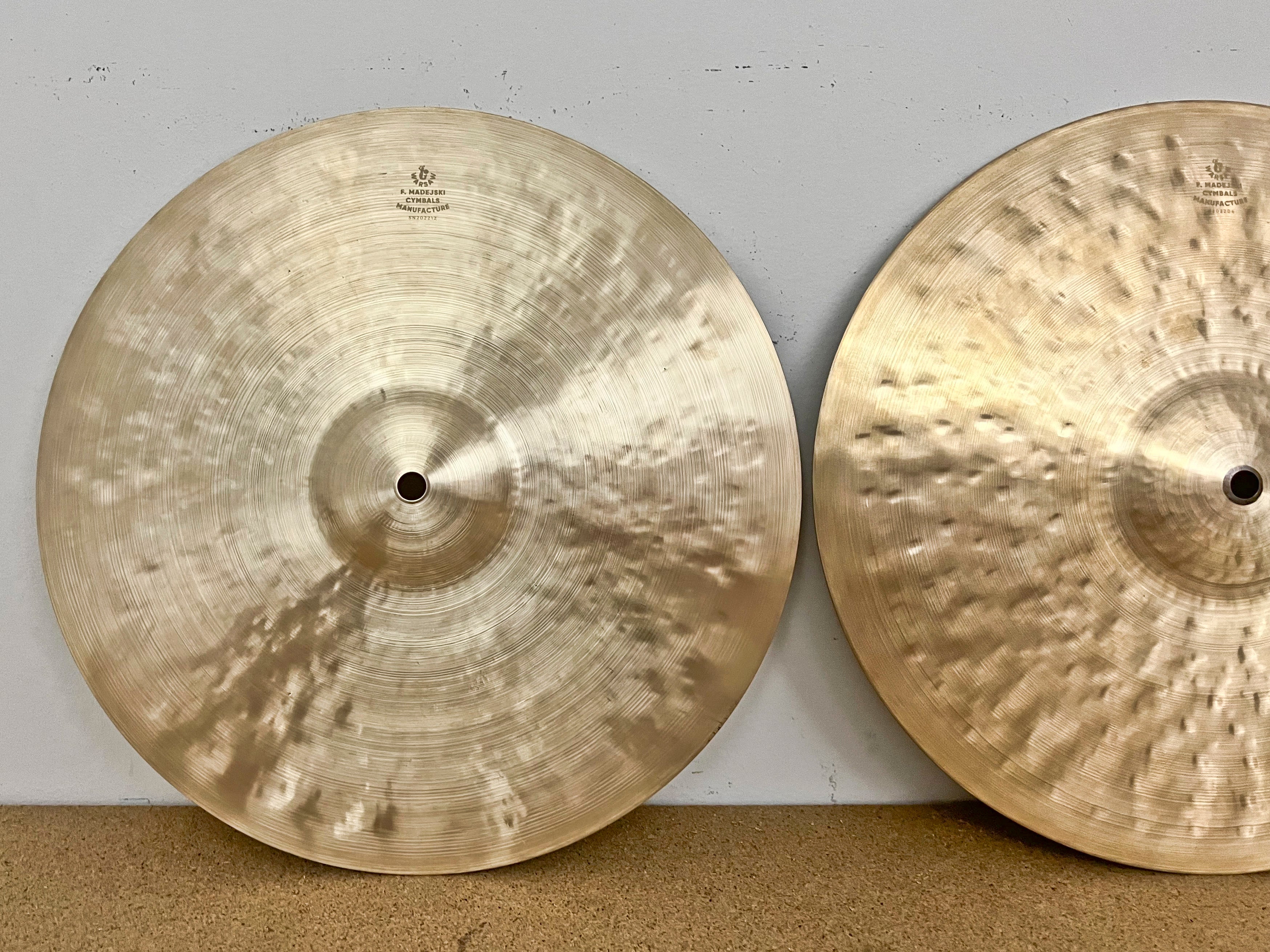 14" Hi-hats, 1004 / 1054 grams, B20