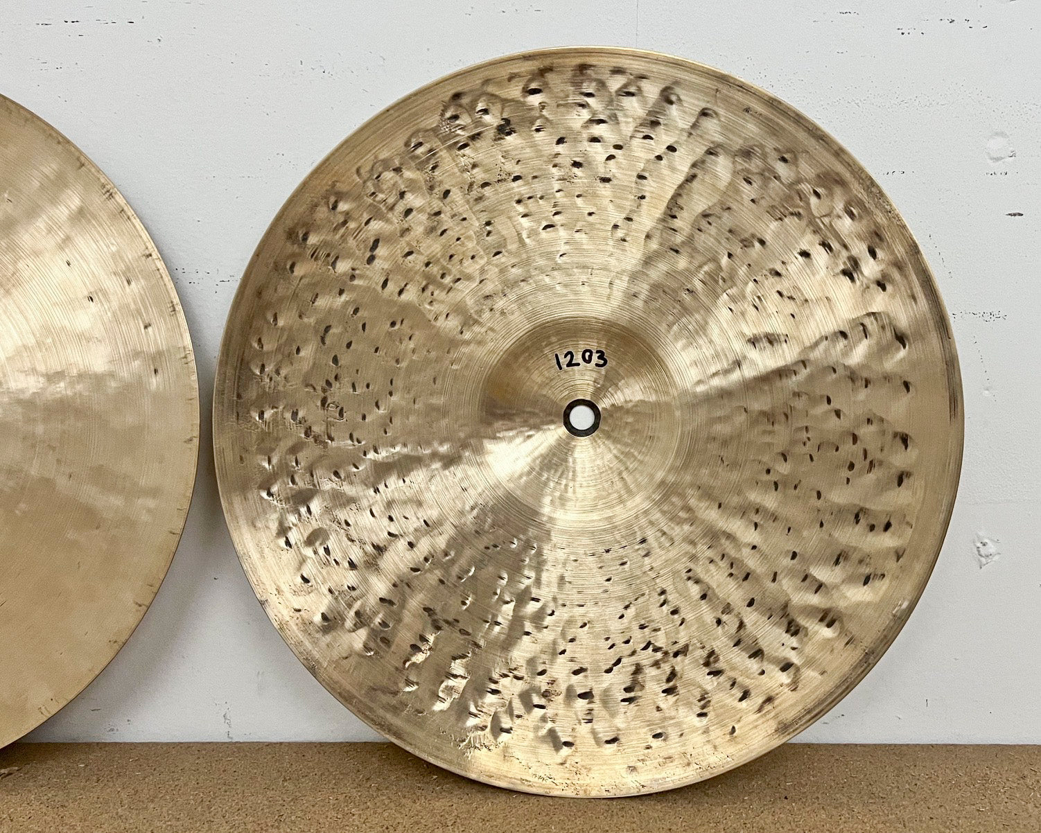 14" Hi-hats, 744 / 1203 grams, B20
