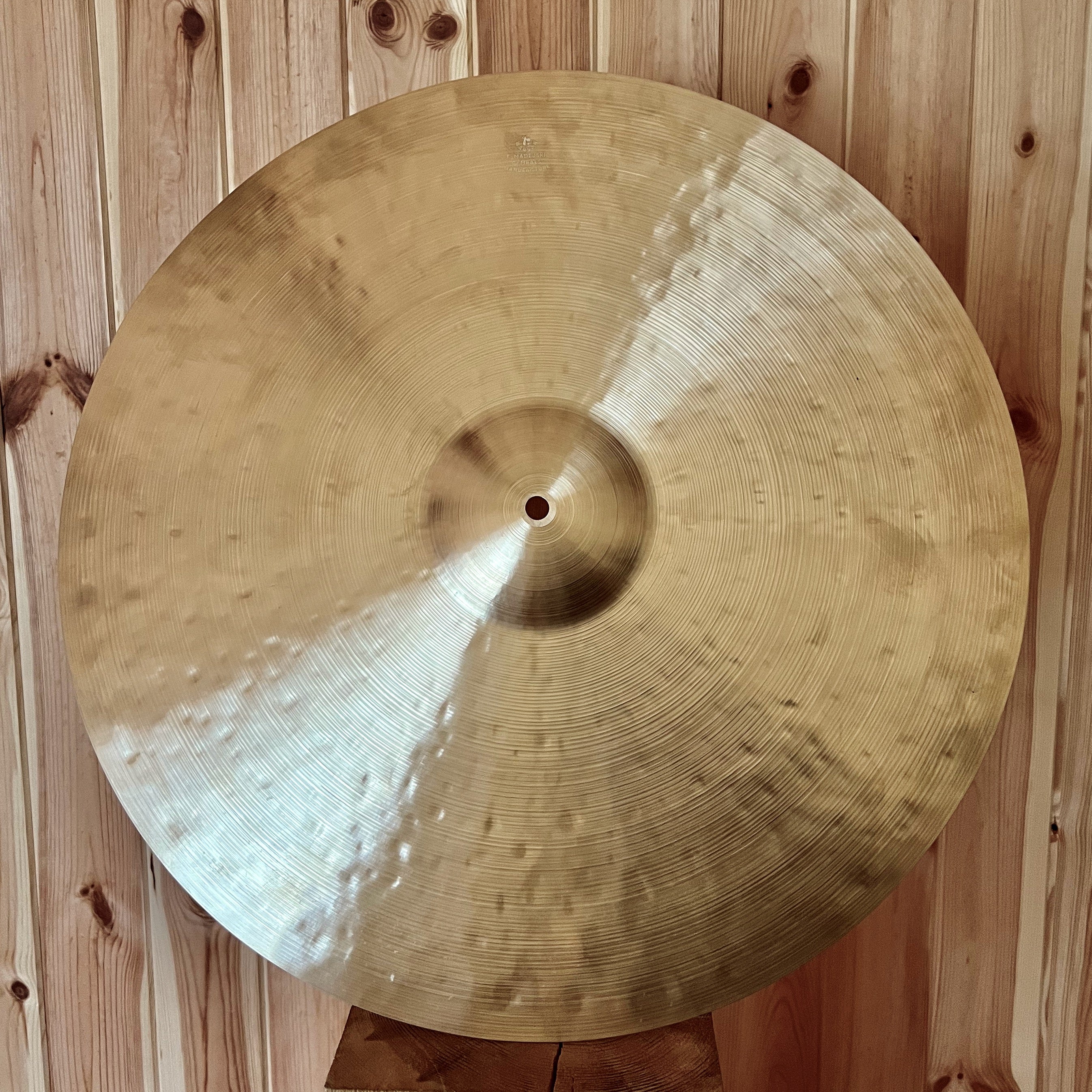 22” (555 mm) Ride, 2067 grams, B20