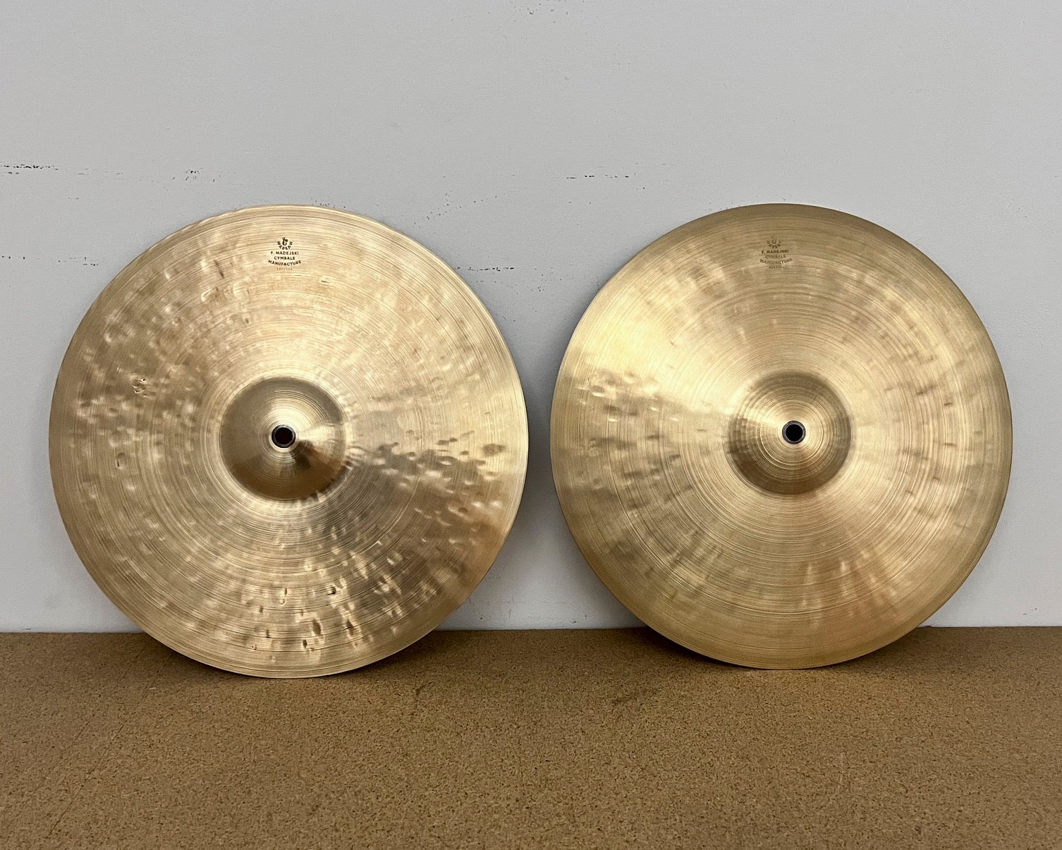 14" Hi-hats, 757 / 997 grams, B20