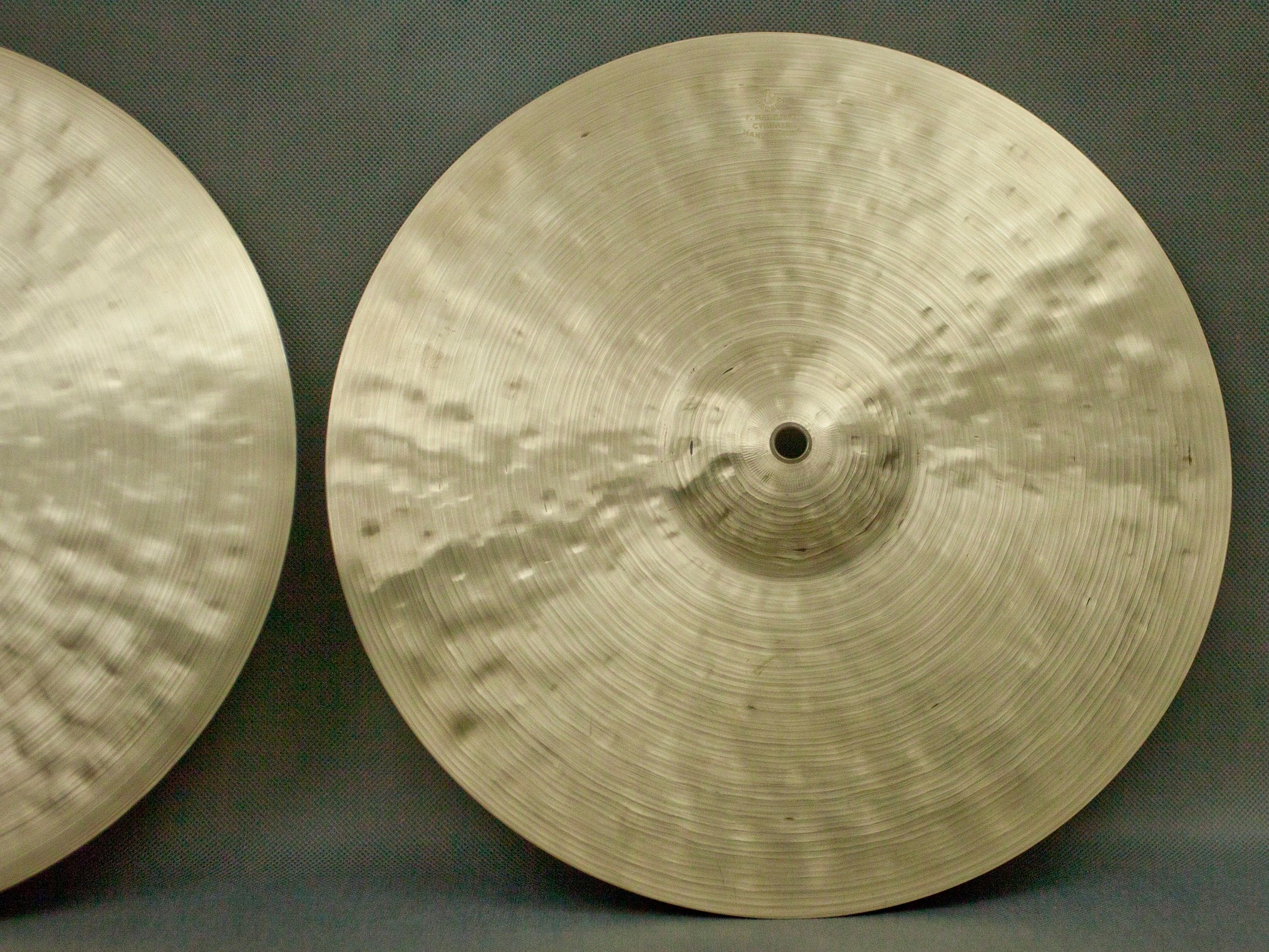 14" Hi-hats, 661 / 1172 grams, B20