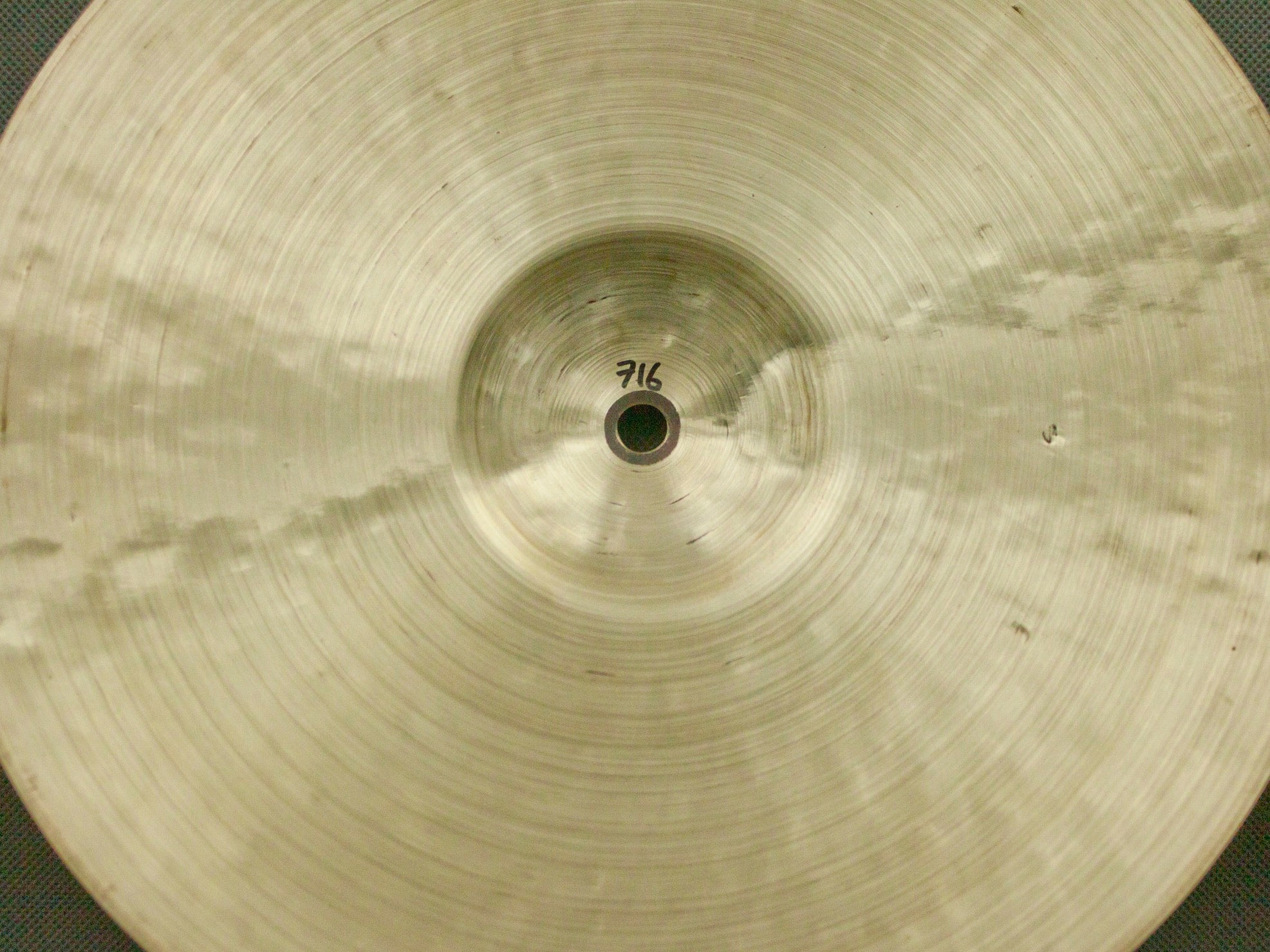 14" Hi-hats, 716 / 1133 grams, B20