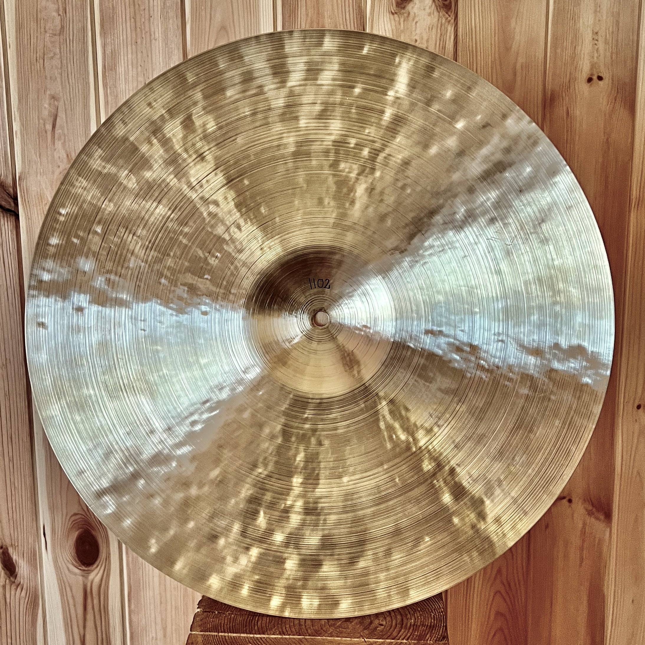 18” (461 mm) Crash / Ride, 1102 grams, B20