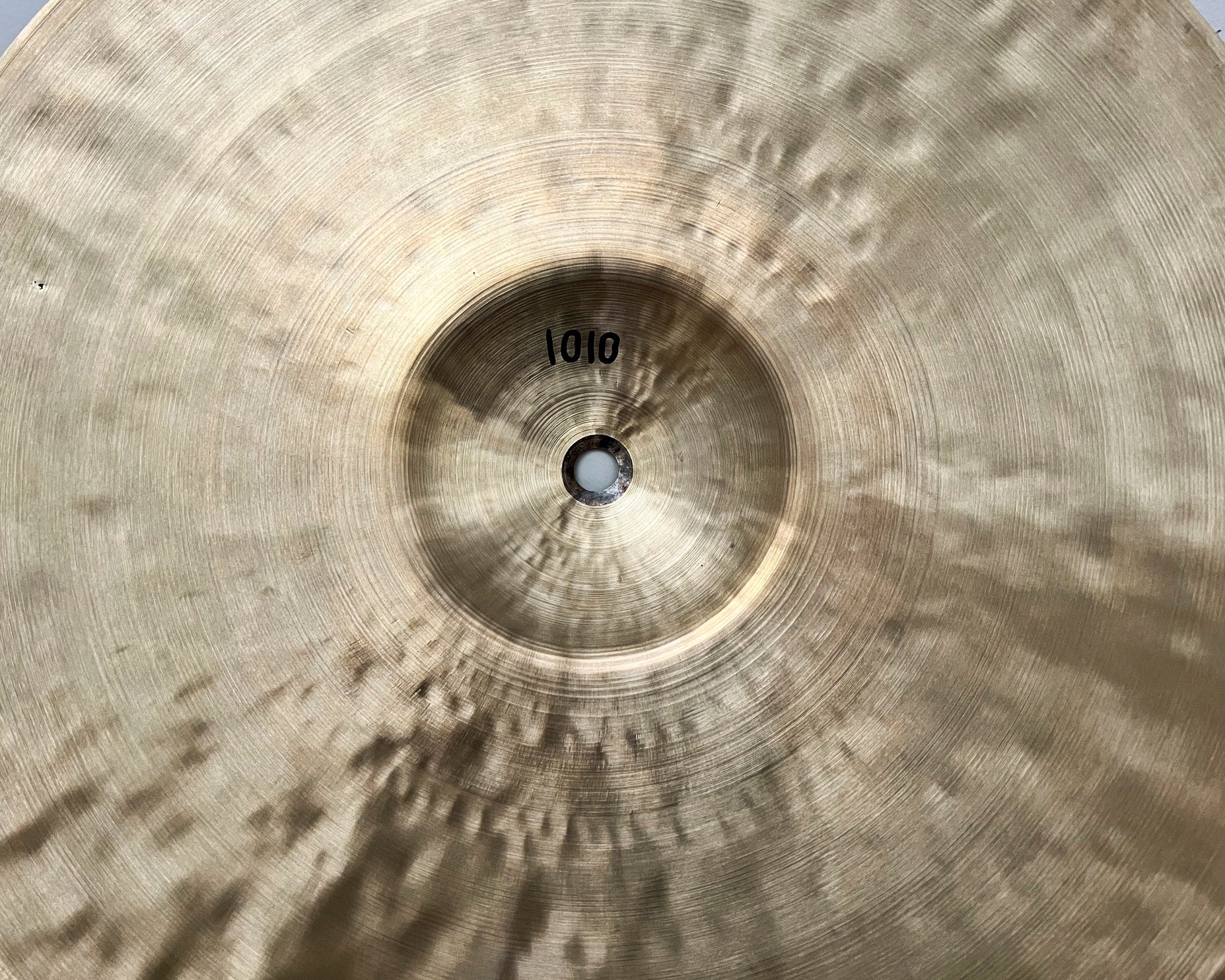 15" Hi-hats, 1010 / 1165 grams, B20