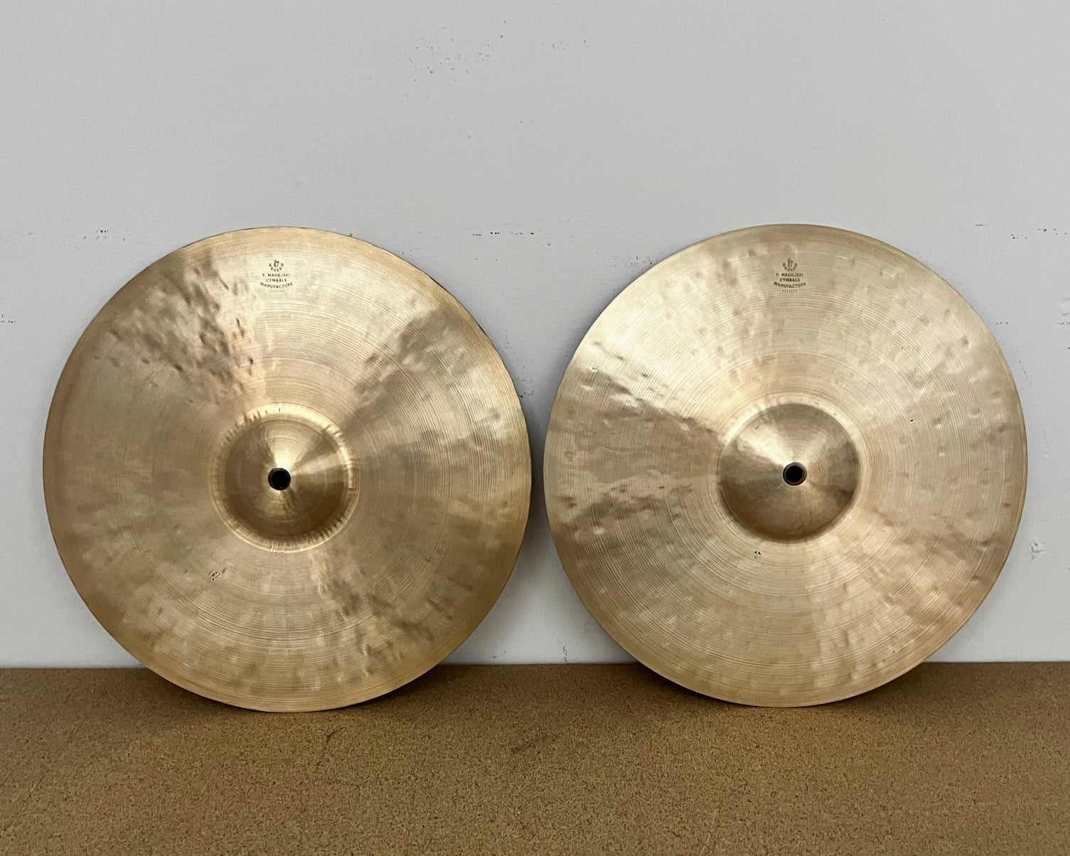 15" Hi-hats, 1010 / 1165 grams, B20
